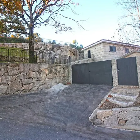 Casa Fraga Do Suadouro * 캄푸 두 제레스