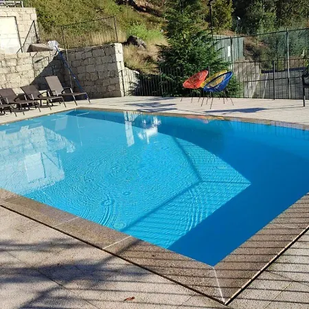 Casa Fraga Do Suadouro בית נופש קאמפו דו ז'רס