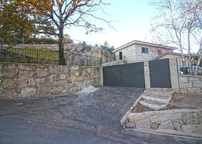 Casa Fraga Do Suadouro * 캄푸 두 제레스