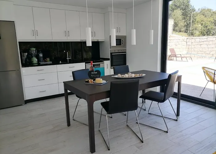 Casa Fraga Do Suadouro * 캄푸 두 제레스