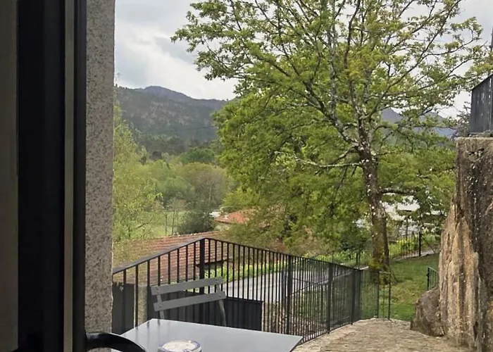 Casa Fraga Do Suadouro 캄푸 두 제레스