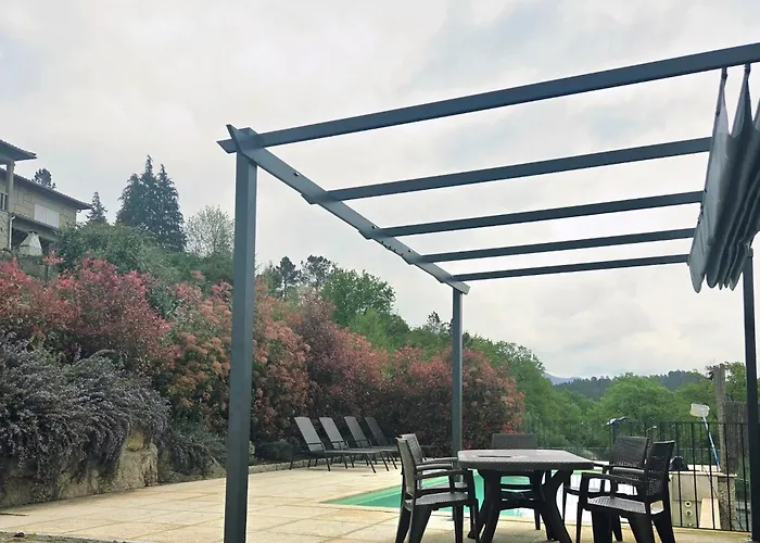 Casa Fraga Do Suadouro 캄푸 두 제레스